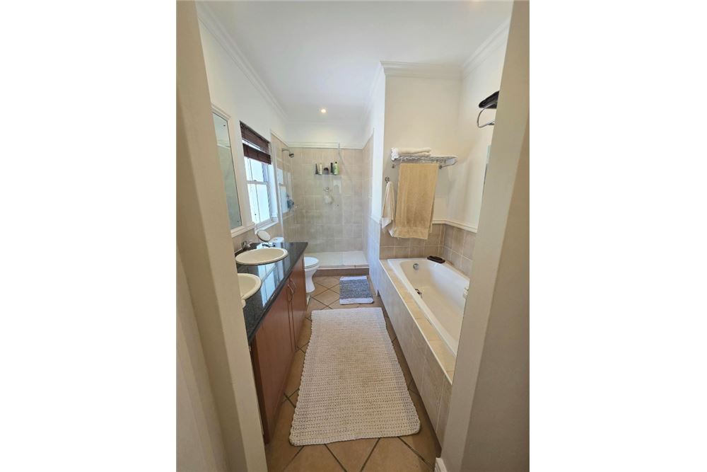 Residential - Townhouse - Mount Edgecombe Country Estate, KwaZulu Natal - South Africa - 13 - 1031465003-156