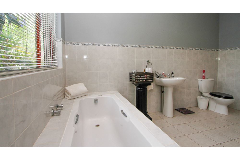 Residential - House - Glenashley, KwaZulu Natal - South Africa - 28 - 1031465029-138