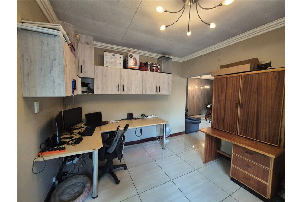 Rezidencijalno - Kuća  - Culemborg Park, Gauteng - South Africa - 17 - 1031444172-30