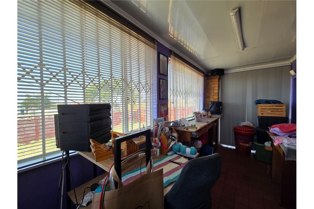 Residential - Hiša večstanovanjska - South Hills, Gauteng - South Africa - 10 - 1031421022-1335