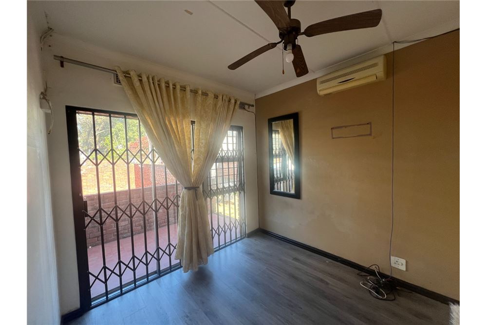 Residential - Townhouse - Glenwood, KwaZulu Natal - South Africa - 22 - 1031465092-171