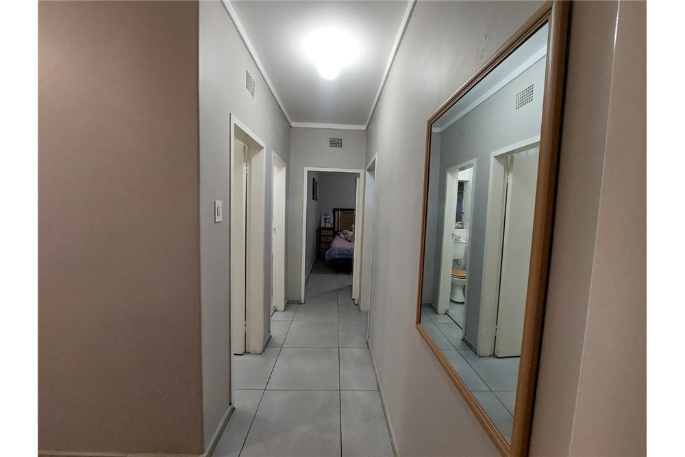 Residential - हाउस - Vanderbijlpark SW 5, Gauteng - South Africa - 18 - 1031010012-83