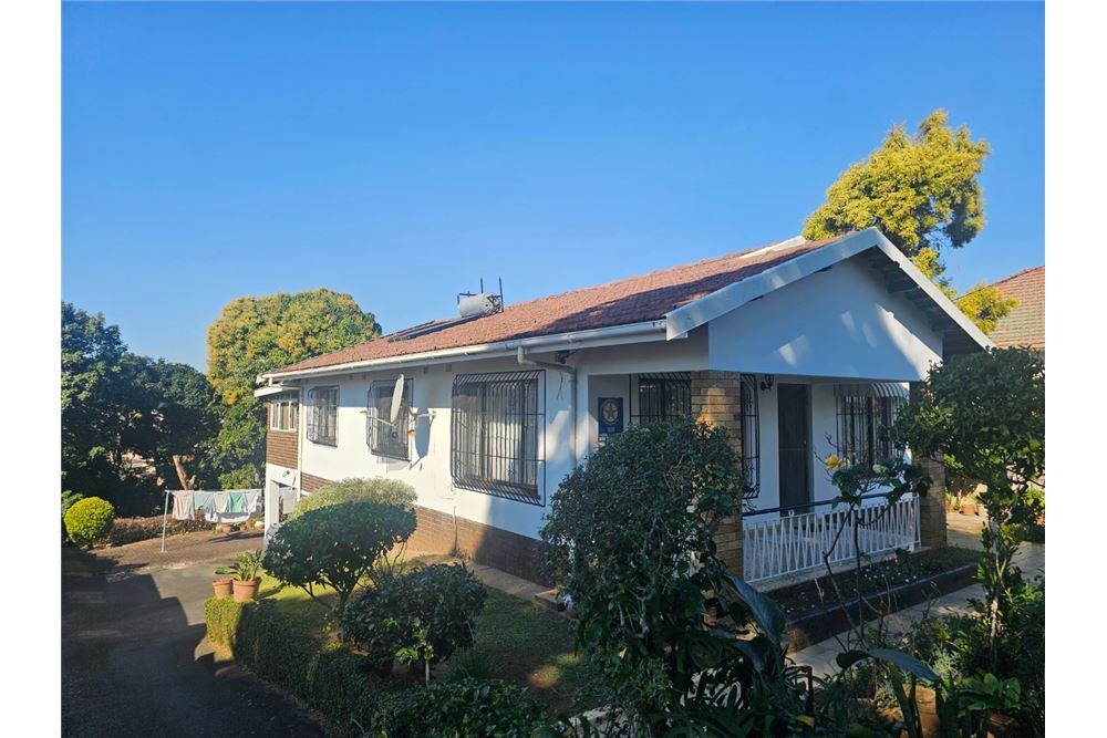 Residential - ਅਲੱਗ ਥਲੱਗ ਬਣਿਆ ਹੋਇਆ ਘਰ - Greenwood Park, KwaZulu Natal - South Africa - 3 - 1031465025-211