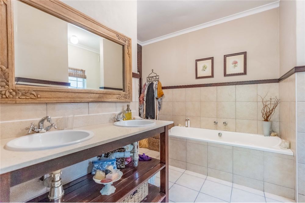 Residential - House - Glenashley, KwaZulu Natal - South Africa - 53 - 1031465022-877