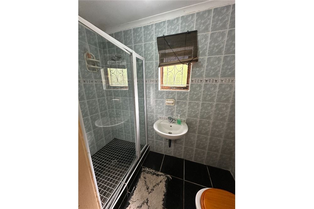 Residential - House - Glen Anil, KwaZulu Natal - South Africa - 15 - 1031465056-202