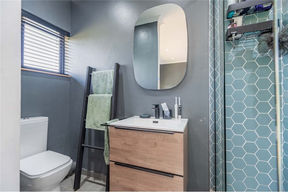 Rezidential - Case/Vile - Glen Anil, KwaZulu Natal - South Africa - 31 - 1031465099-130