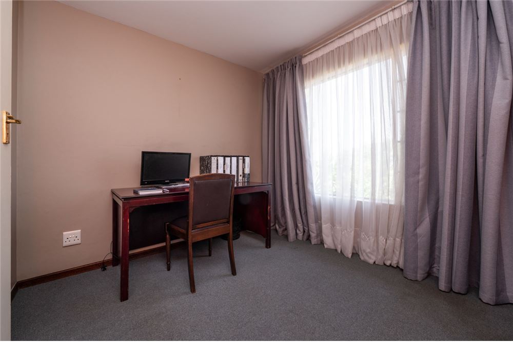 Residential - Bahay - Bassonia Rock, Gauteng - South Africa - 21 - 1031421027-747