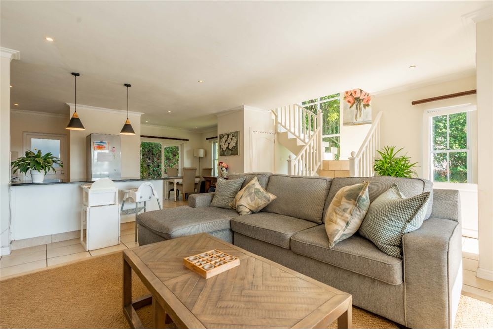 Residential - Townhouse - Mount Edgecombe Country Estate, KwaZulu Natal - South Africa - 8 - 1031465128-24