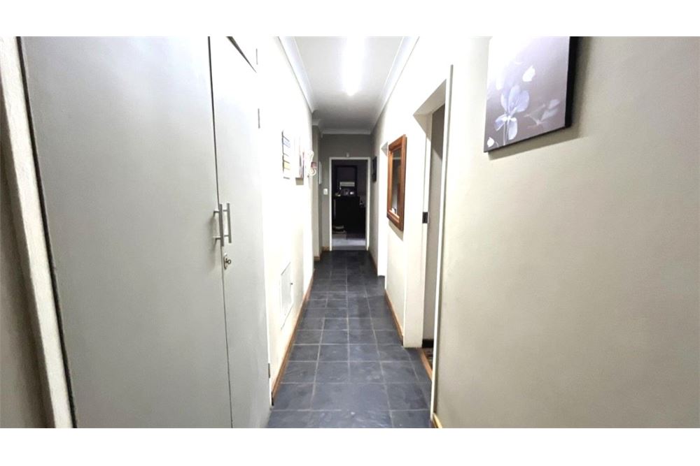 Residential - Rumah Terpisah - Eldoraigne, Gauteng - South Africa - 20 - 1031422050-176