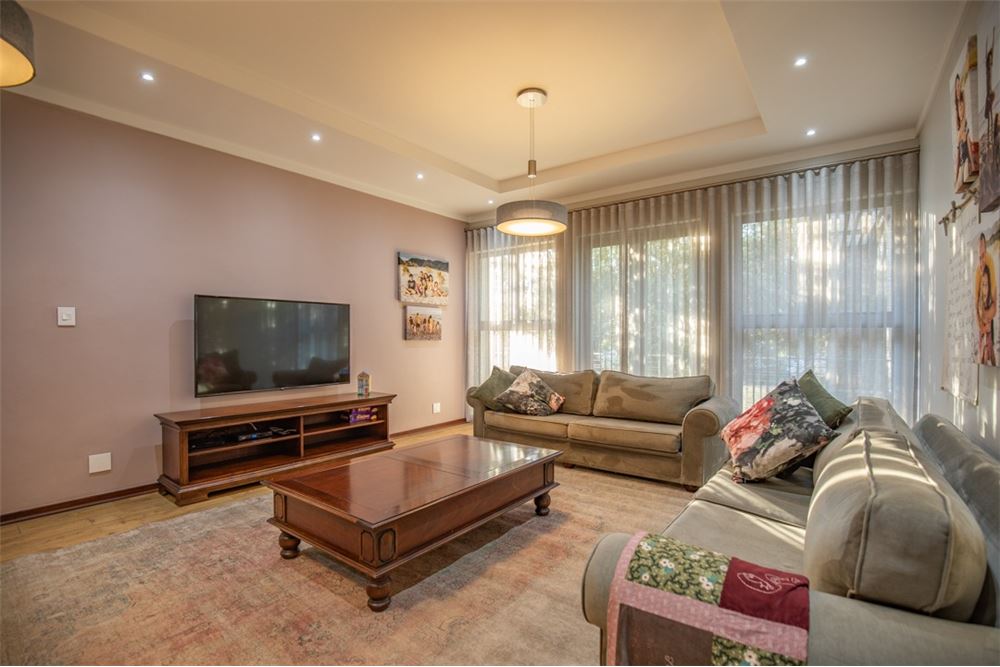 Residential - House - Waterkloof, Gauteng - South Africa - 33 - 1031414150-79