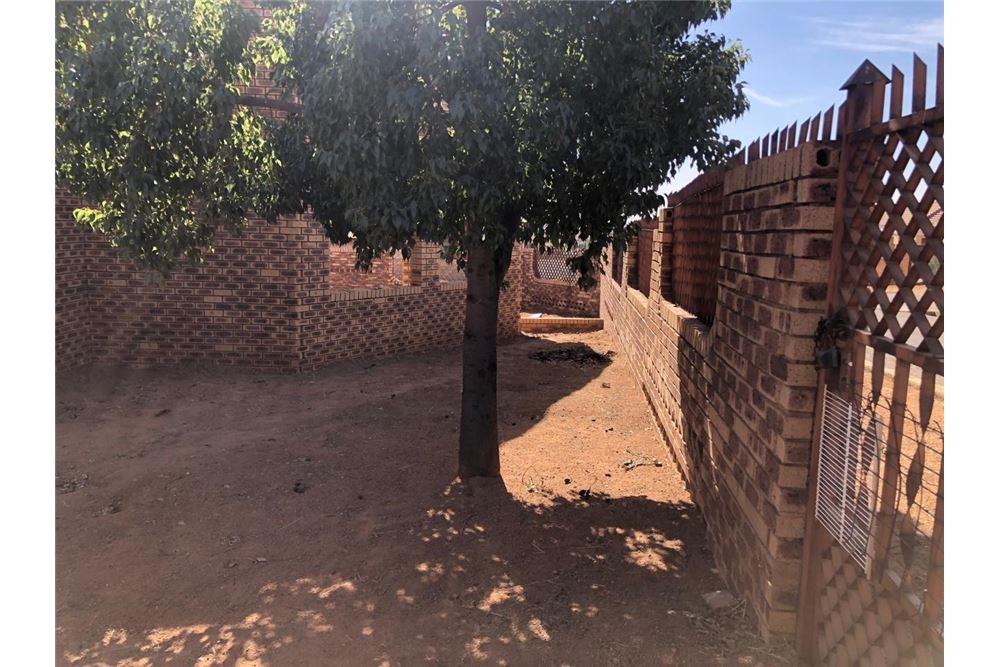 Residential - House - Mabopane, Gauteng - South Africa - 16 - 1031414106-218