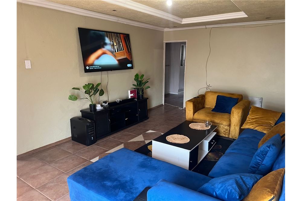 Residential - House - Soshanguve L, Gauteng - South Africa - 6 - 1031414015-772