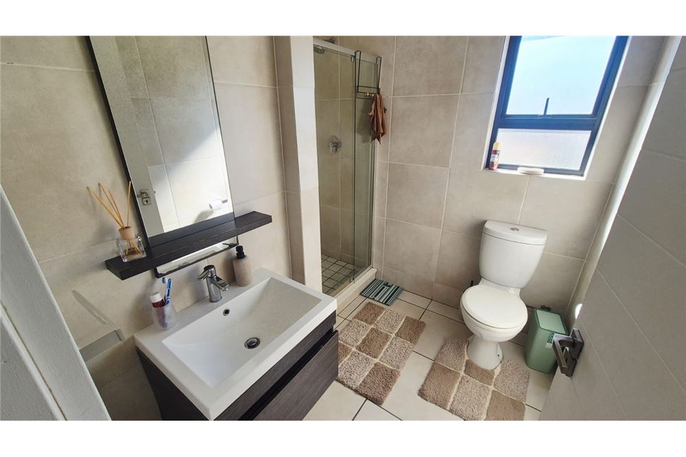 Residential - Rivitalo - Oakdene, Gauteng - South Africa - 10 - 1031421068-174