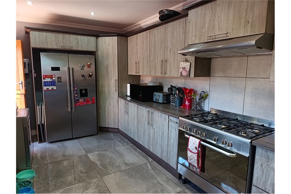 Residential - بيت مستقل - Kathu, Northern Cape - South Africa - 5 - 1031368008-103