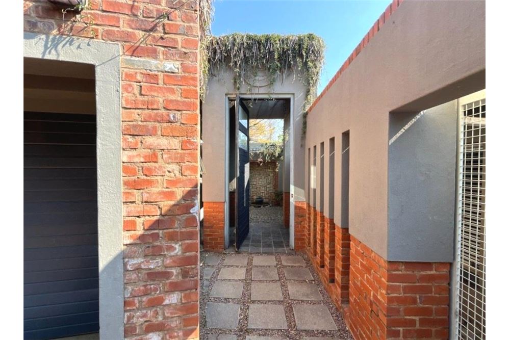 Residential - Rumah Terpisah - Eldoraigne, Gauteng - South Africa - 37 - 1031422050-176