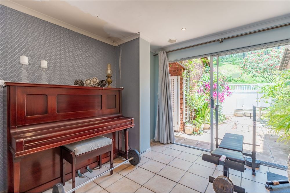 Residential - Townhouse - Umhlanga Rocks, KwaZulu Natal - South Africa - 11 - 1031465022-893