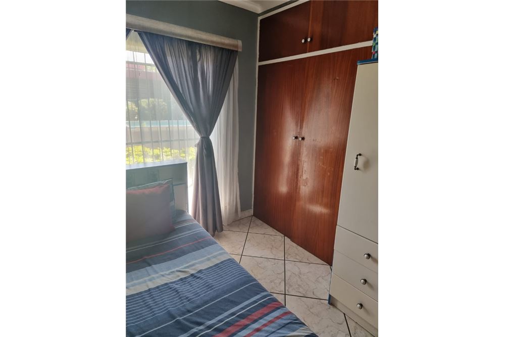 Woningbouw - Haus - Vanderbijlpark SW 5, Gauteng - South Africa - 10 - 1031010017-88