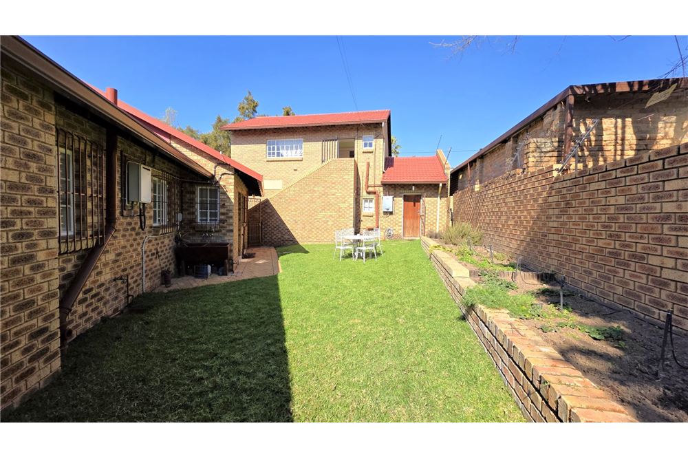 Residential - บ้านเดี่ยว - Fourways, Gauteng - South Africa - 33 - 1031393037-387
