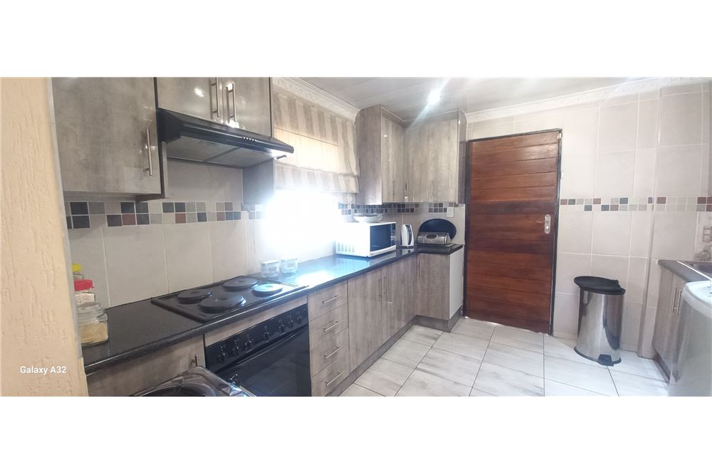 Residential - Αυτόνομη κατοικία - Protea Glen, Gauteng - South Africa - 6 - 1031421109-70