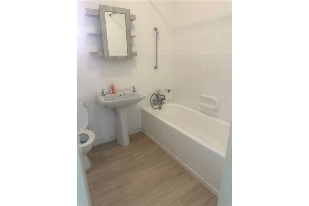 Residential - House - Glen Anil, KwaZulu Natal - South Africa - 13 - 1031465122-79