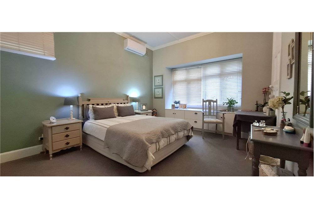 Residential - Rumah Terpisah - Glenwood, KwaZulu Natal - South Africa - 11 - 1031389002-211