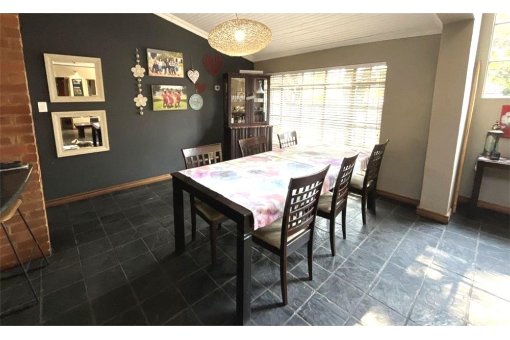 Residential - Rumah Terpisah - Eldoraigne, Gauteng - South Africa - 10 - 1031422050-176