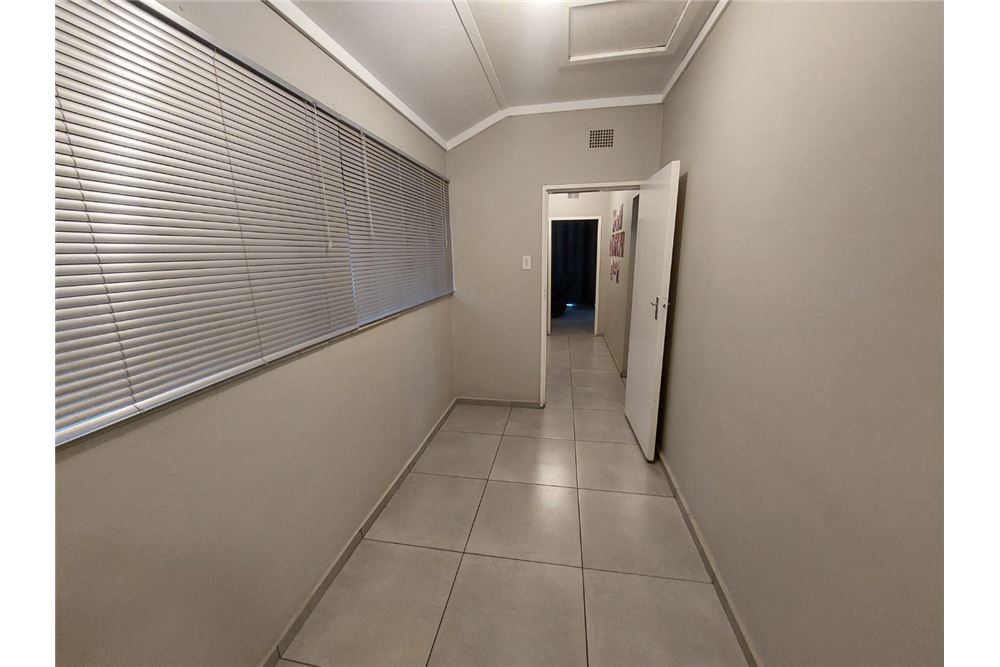 Residential - हाउस - Vanderbijlpark SW 5, Gauteng - South Africa - 16 - 1031010012-83