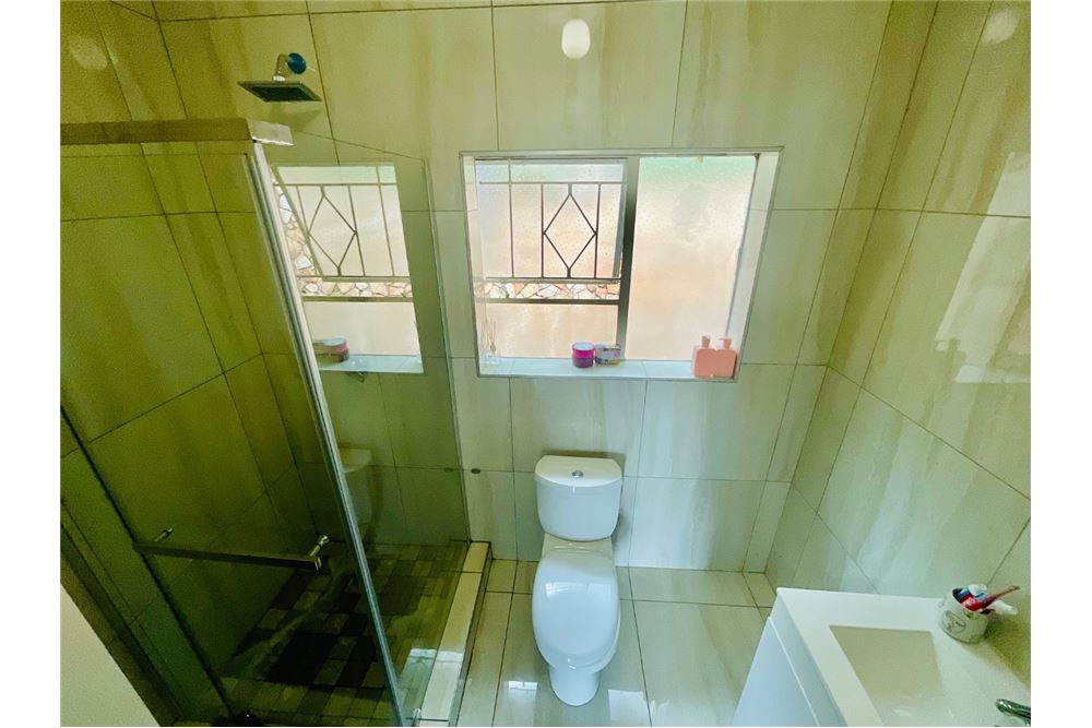 Residential - Отдельно стоящий дом - Northcliff, Gauteng - South Africa - 27 - 1031444162-23