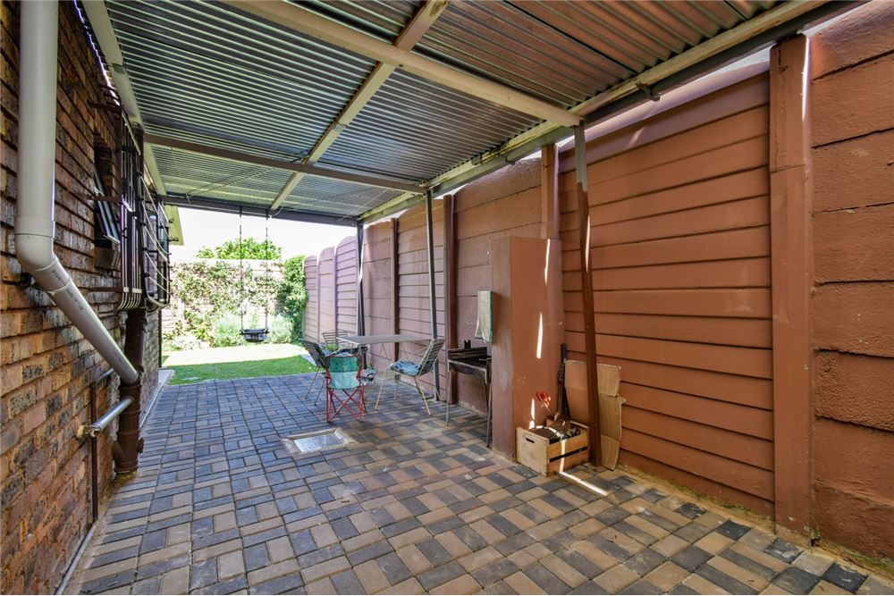 Residential - House - Waverley, Gauteng - South Africa - 35 - 1031414001-147