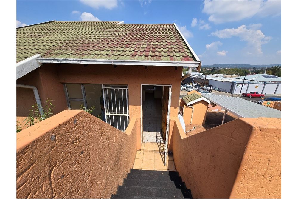 Gyvenamasis - Butas - Alberton North, Gauteng - South Africa - 17 - 1031421002-264