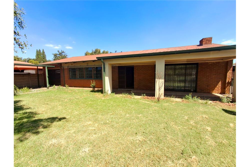 Residential - House - Vanderbijlpark SE, Gauteng - South Africa - 2 - 1031010005-15