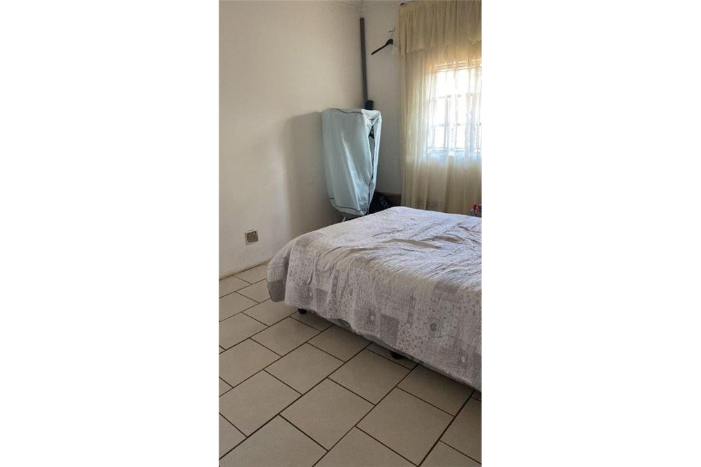 Residential - House - Elandspoort, Gauteng - South Africa - 17 - 1031414015-777