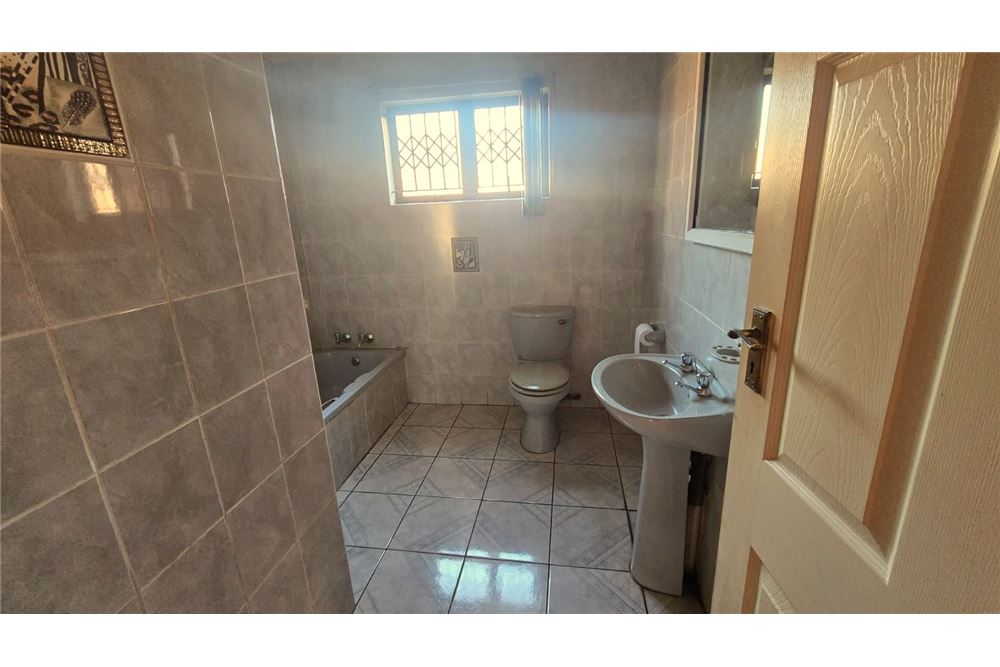 באזור מגורים - בית פרטי - Oslo Beach, KwaZulu Natal - South Africa - 11 - 1031394015-203