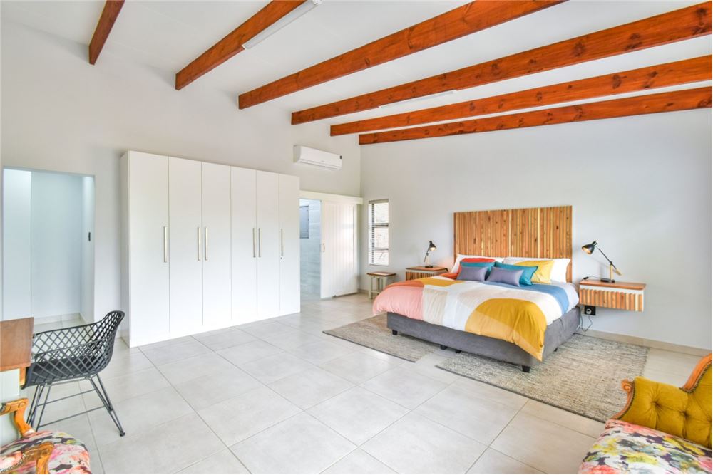 Comercial - Hostal - Kameeldrift East, Gauteng - South Africa - 49 - 1031414001-141