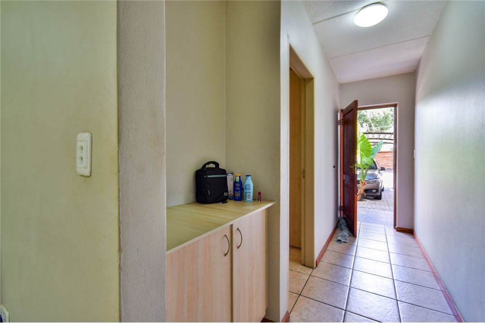 Residential - Condo/Apartment - Montana, Gauteng - South Africa - 4 - 1031414001-148