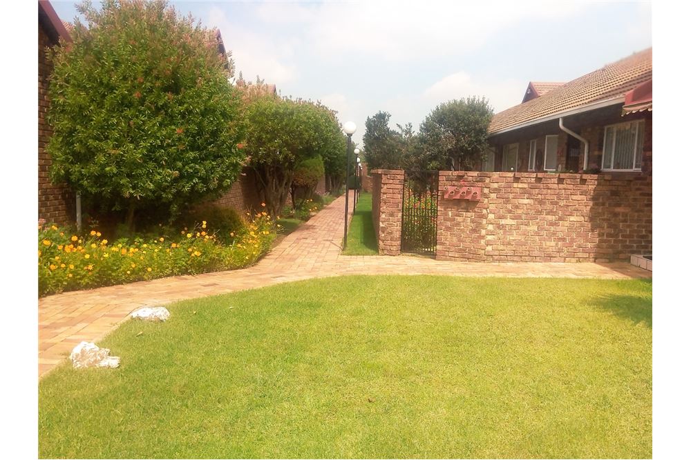 Residential Townhouse Mayfield Park, Gauteng South Africa