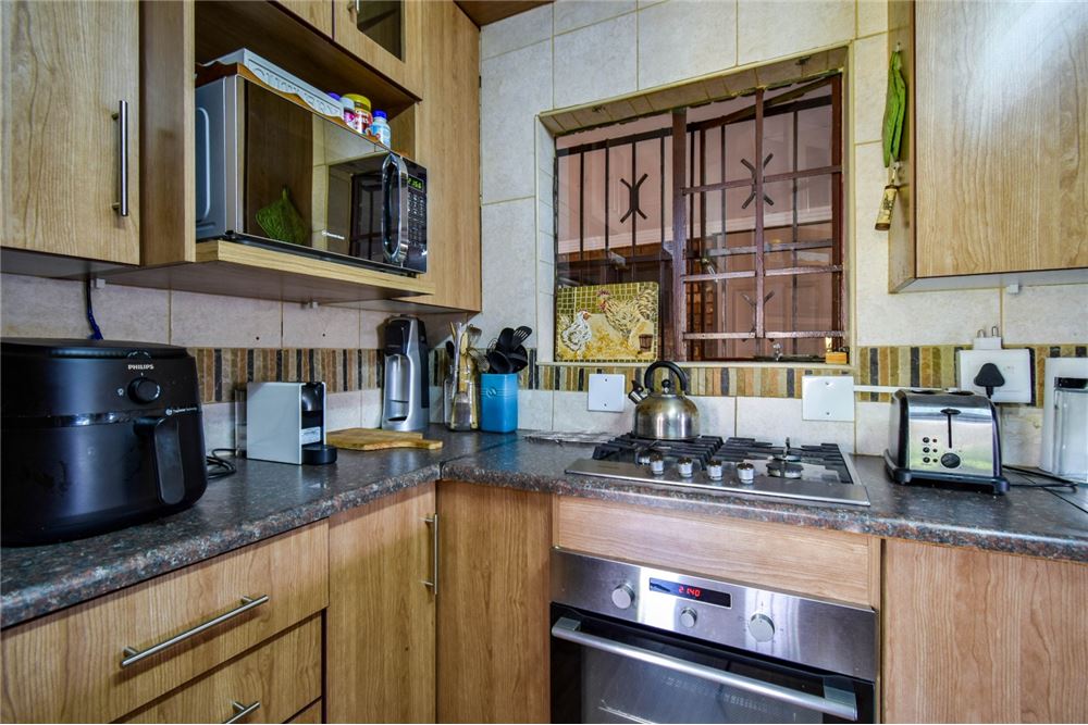 Residential - House - Waverley, Gauteng - South Africa - 15 - 1031414001-147