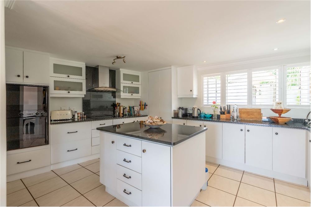 Residential - House - Umhlanga Rocks, KwaZulu Natal - South Africa - 23 - 1031465073-75