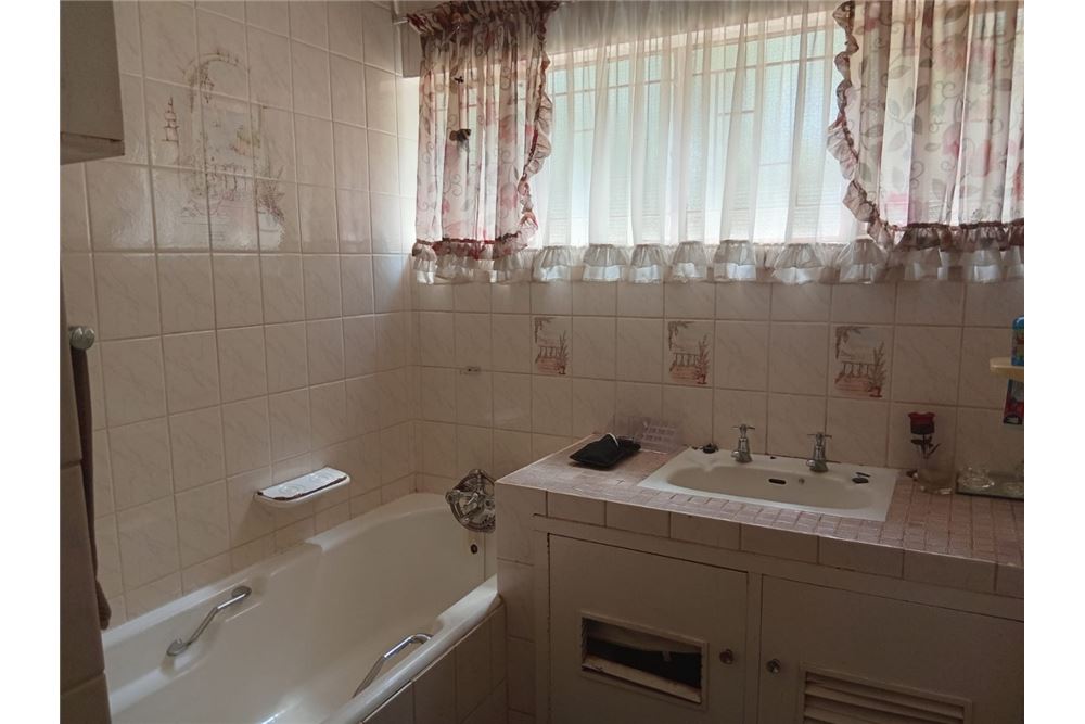 Residencial - Casa - Sinoville, Gauteng - South Africa - 11 - 1031414158-9