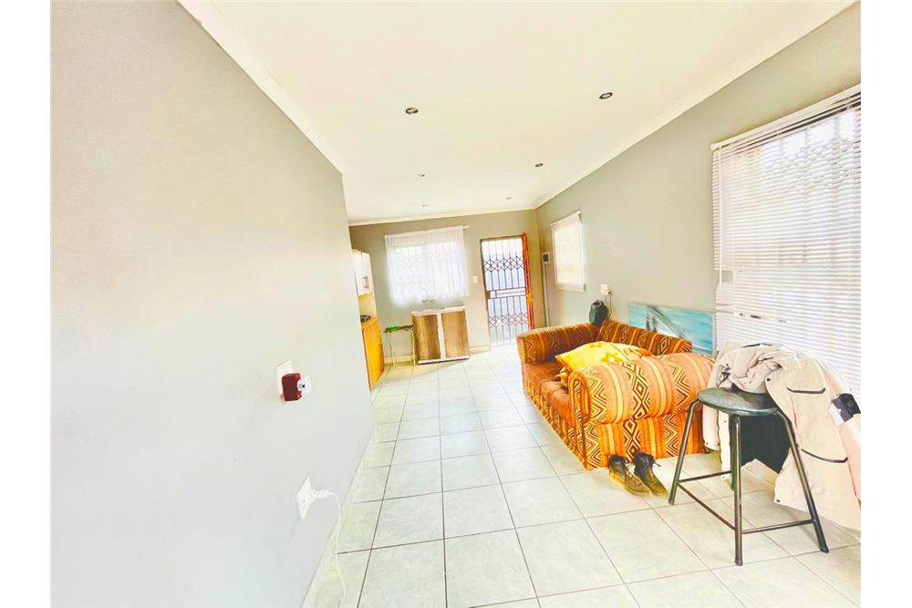 Residencial - Casa - Eersterust, Gauteng - South Africa - 23 - 1031414137-42