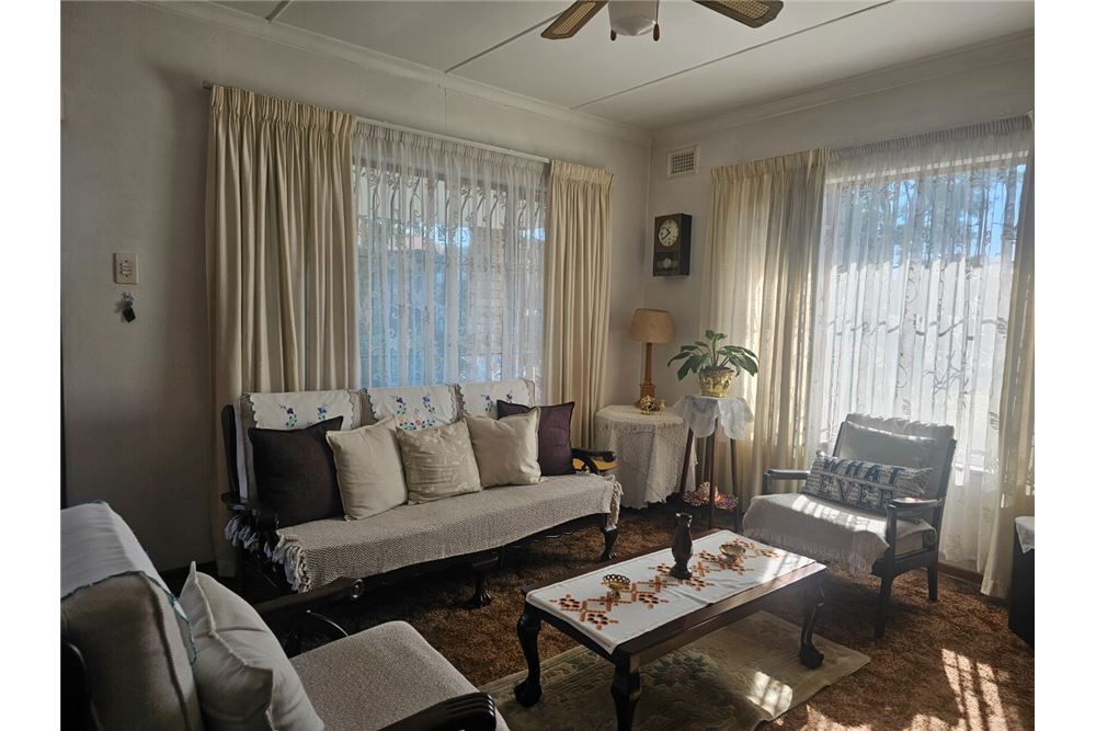 Residential - ਅਲੱਗ ਥਲੱਗ ਬਣਿਆ ਹੋਇਆ ਘਰ - Greenwood Park, KwaZulu Natal - South Africa - 5 - 1031465025-211