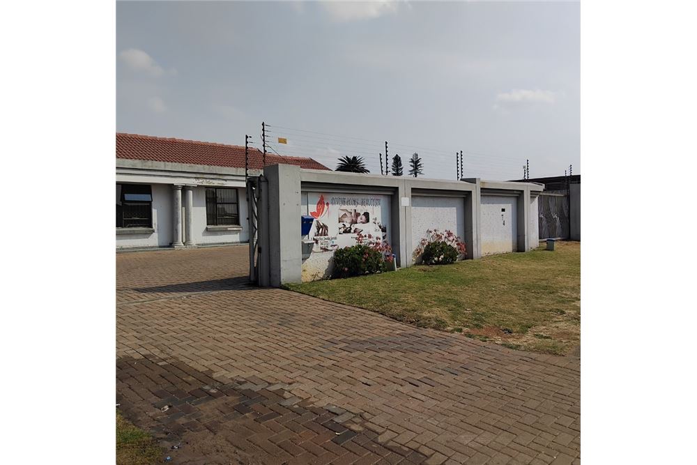 تجاري  - تجاري/بالمفرق - Dinwiddie, Gauteng - South Africa - 3 - 1031421085-62