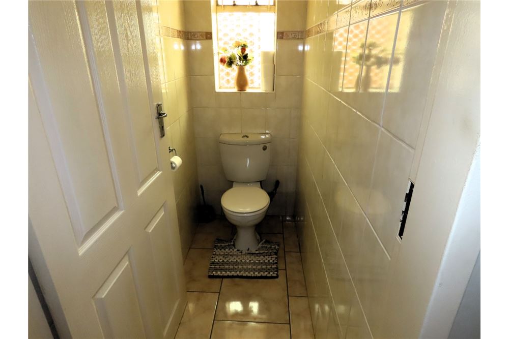 Residencial - Casa - Eersterust, Gauteng - South Africa - 23 - 1031414016-162