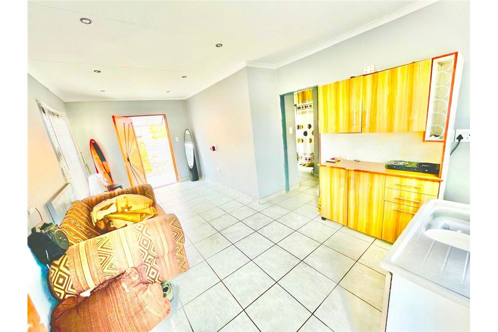 Residencial - Casa - Eersterust, Gauteng - South Africa - 24 - 1031414137-42