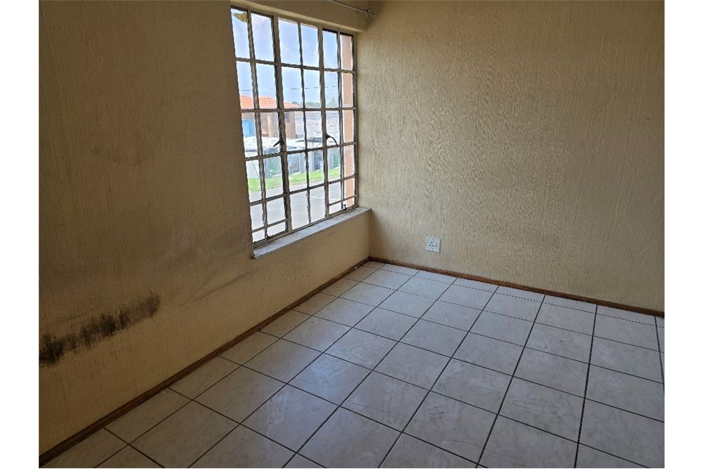 Gyvenamasis - Butas - Alberton North, Gauteng - South Africa - 12 - 1031421002-264