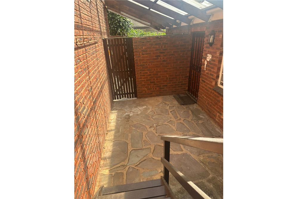 Residential - House - Glen Anil, KwaZulu Natal - South Africa - 22 - 1031465122-79