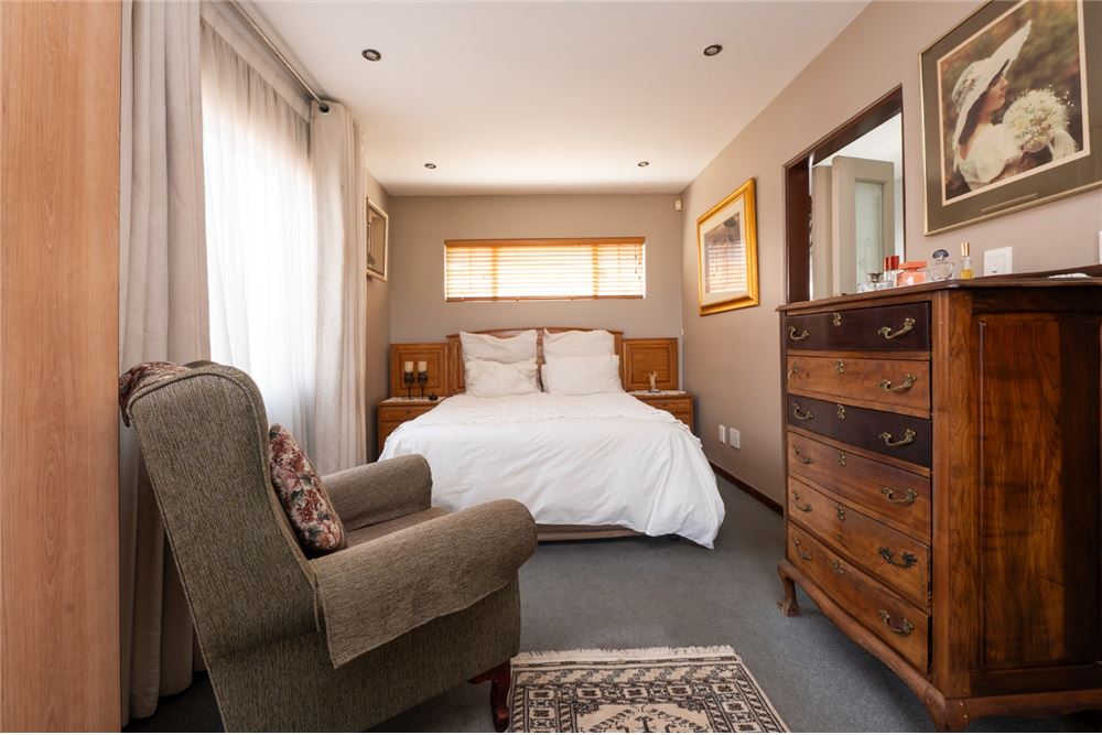 Residential - Bahay - Bassonia Rock, Gauteng - South Africa - 16 - 1031421027-747