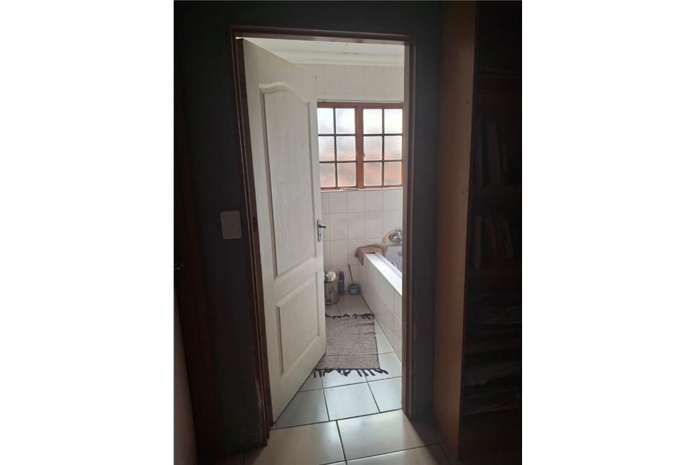 Residencial - Casa - Eersterust, Gauteng - South Africa - 11 - 1031414137-47