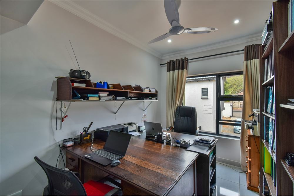 Residencial - Casa - Magalieskruin, Gauteng - South Africa - 24 - 1031414140-43