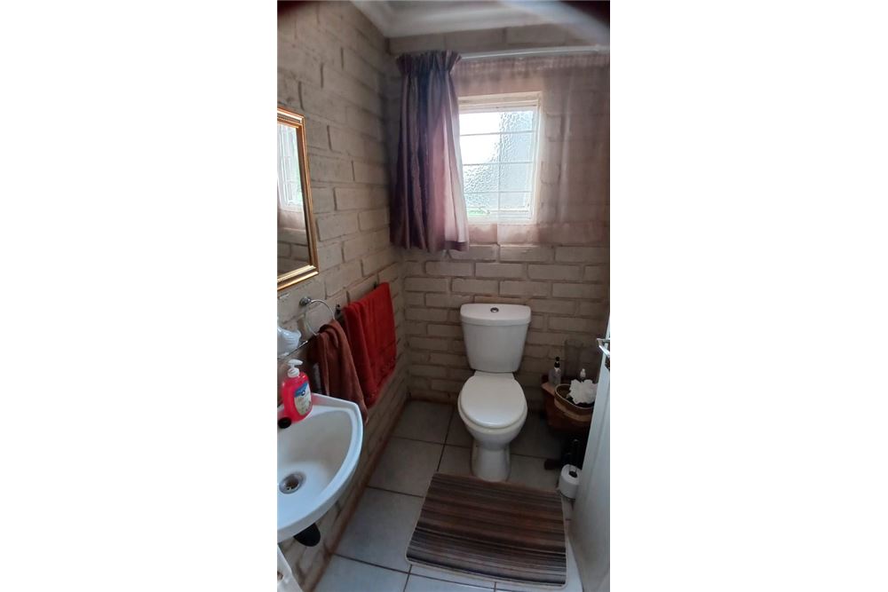 Residencial - Granja - Honingneskrans, Gauteng - South Africa - 19 - 1031414116-89